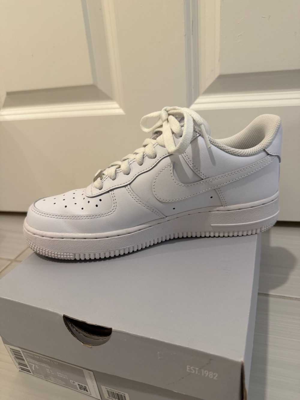 Nike women’s AF1 Air Force ones ‘07 - Picture 8 of 15